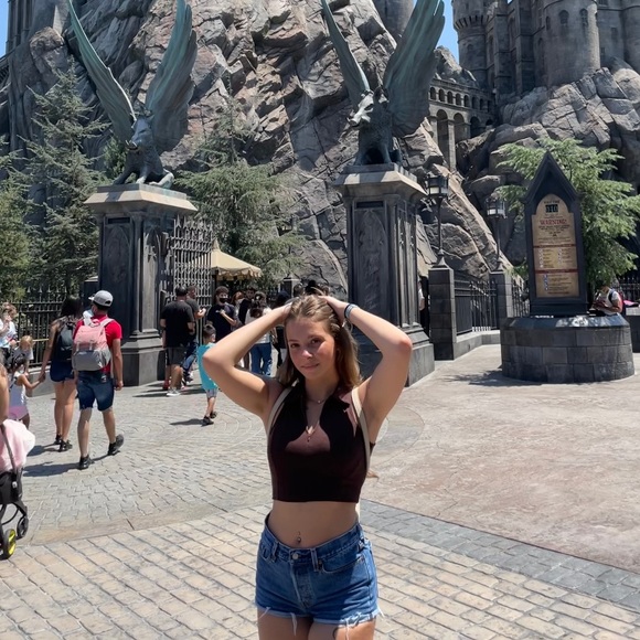 Meet your Posher, Sarah - Picture 6 of 6